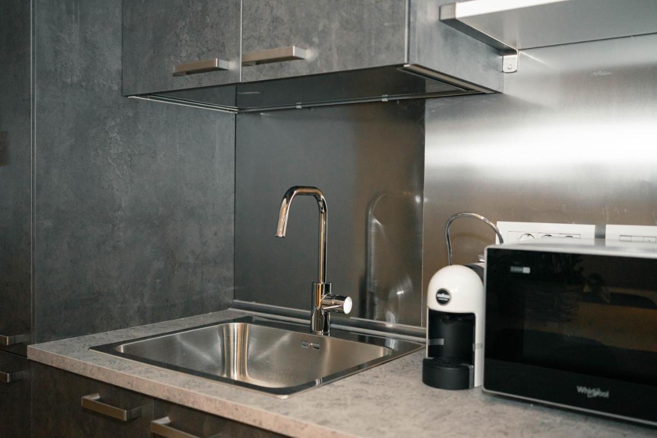 Black Marble - Design Apartment Bari Exteriör bild