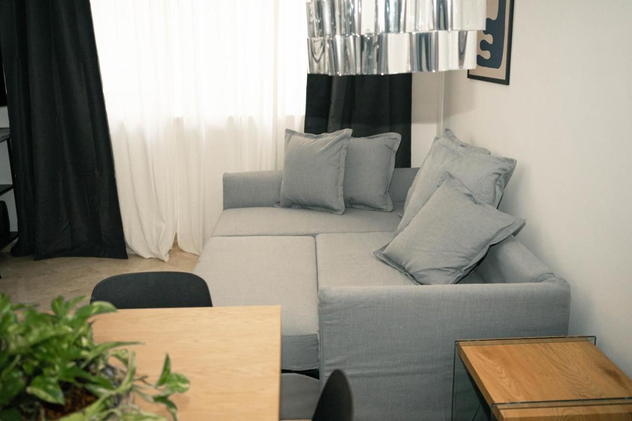 Black Marble - Design Apartment Bari Exteriör bild